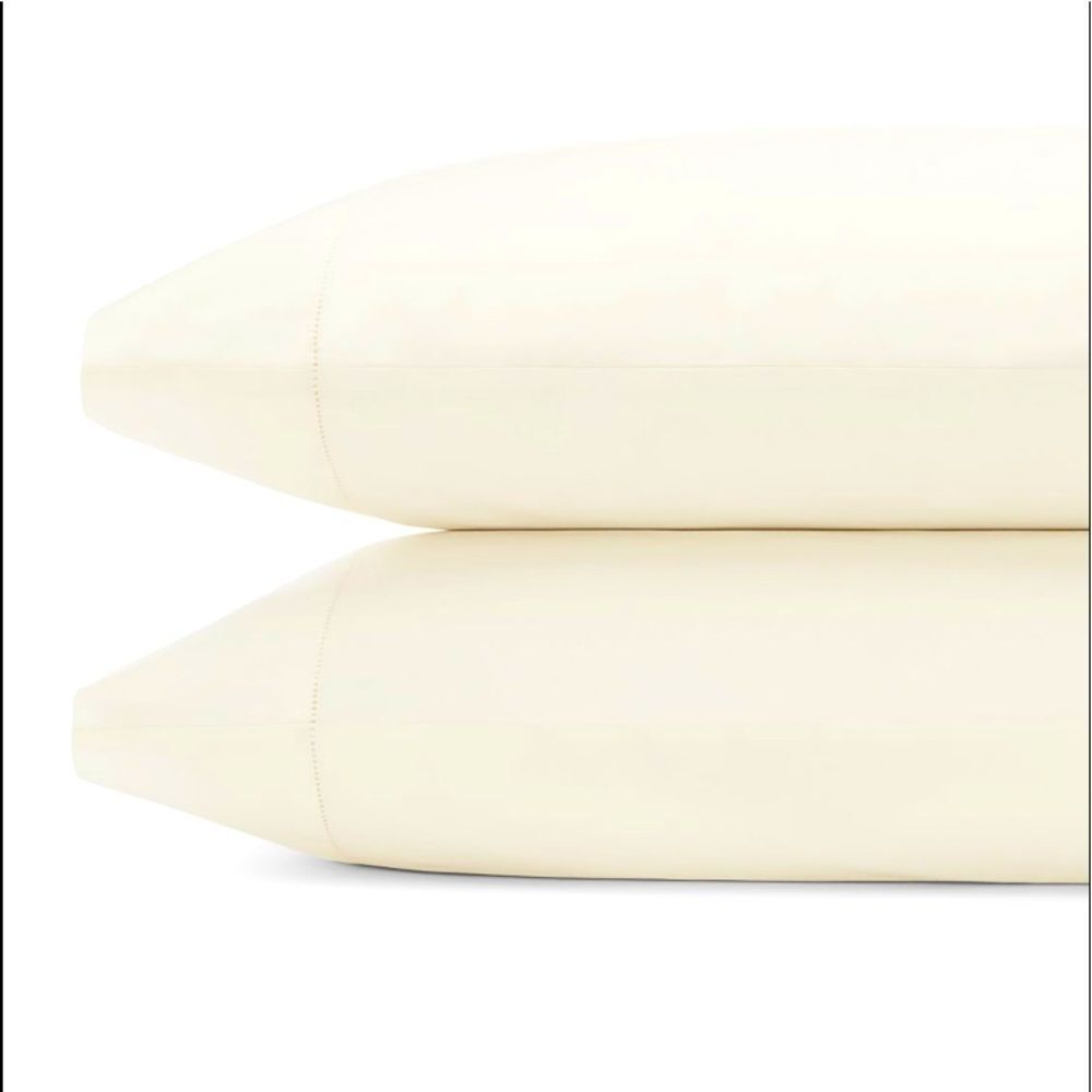 SFERRA Neveno Standard Pillowcase, Pair - Made in Italy. Color: Ivory - Picture 1 of 4